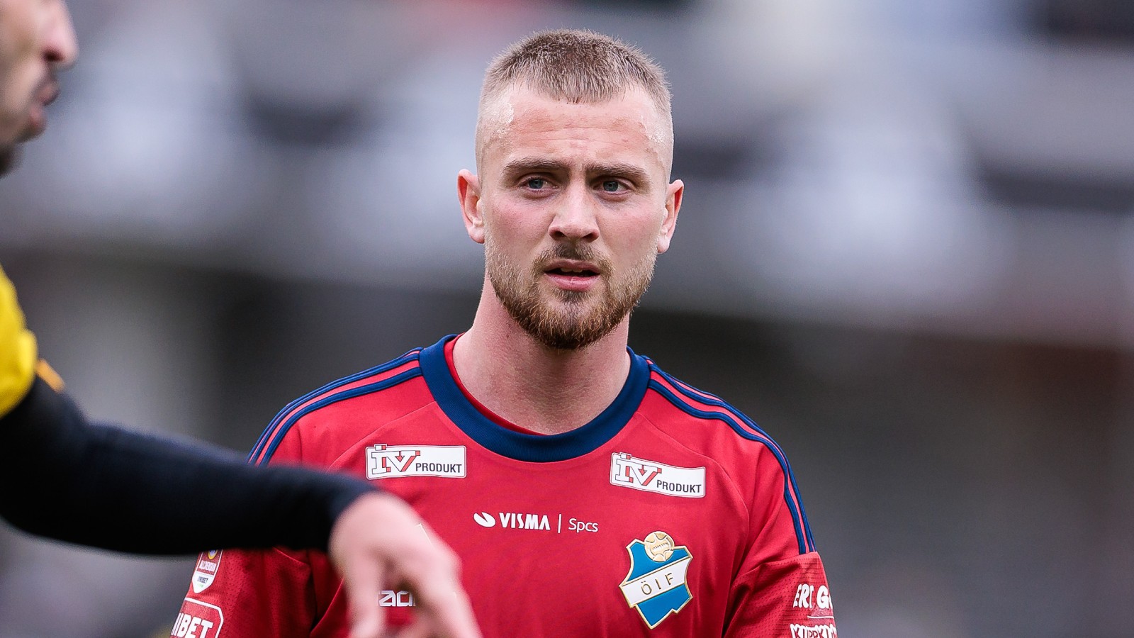 Uppgifter: Albin Mörfelt på väg bort från Östers IF