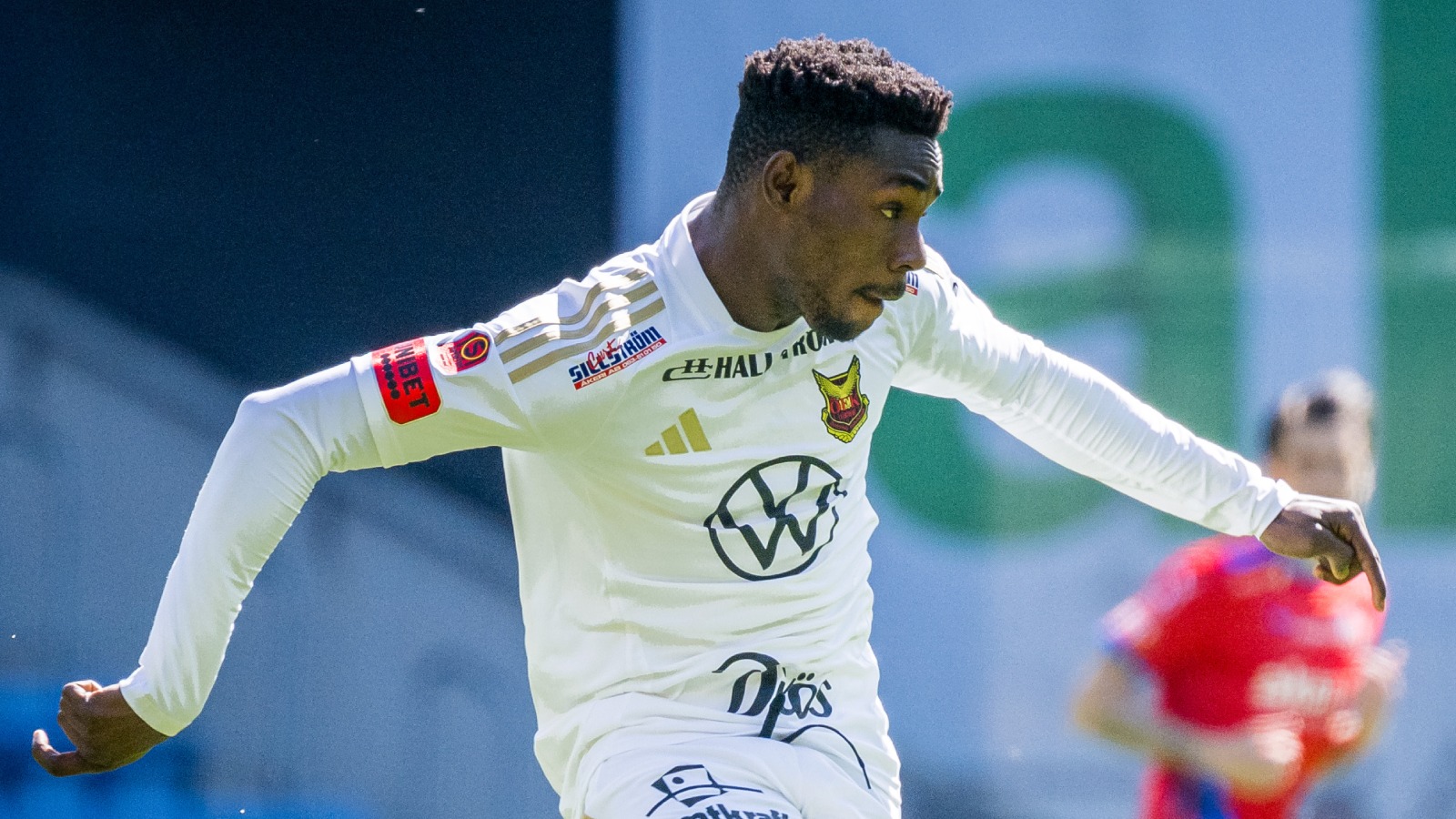 Klart: Östersunds FK förlänger med Michael Oluwayemi