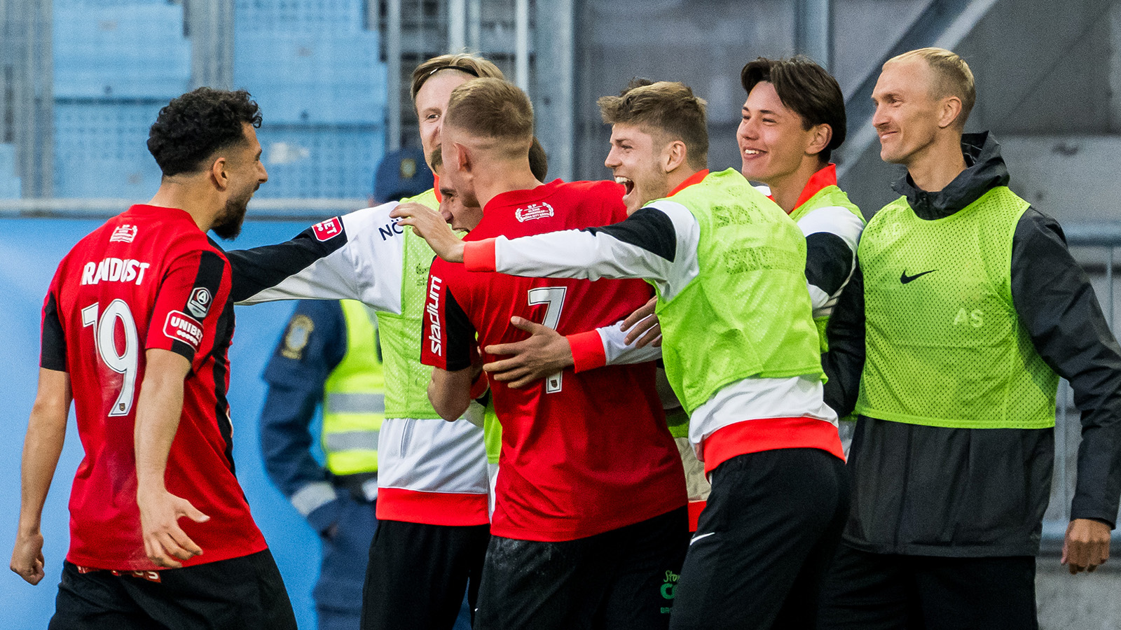 Brommapojkarna gör två mål på tre minuter mot MFF