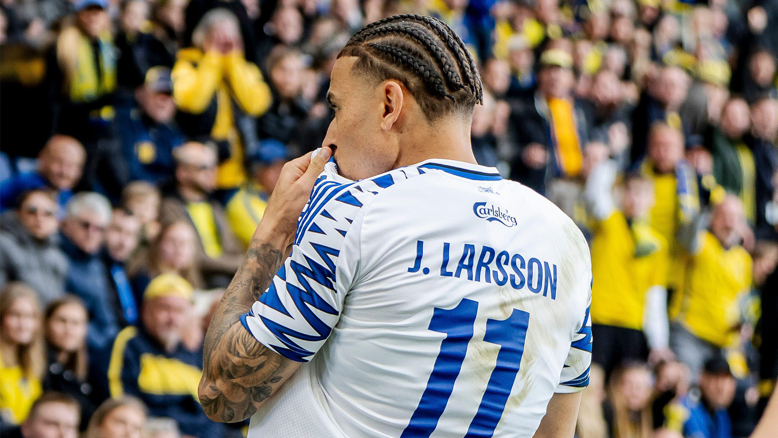 Larsson kyste klubbmärket i derbysuccén: ”Betyder allt”