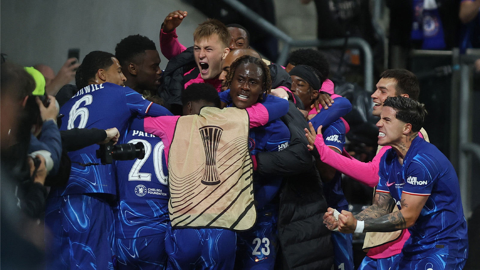 LIVE: Chelsea går mot historisk titel – utökar ledningen