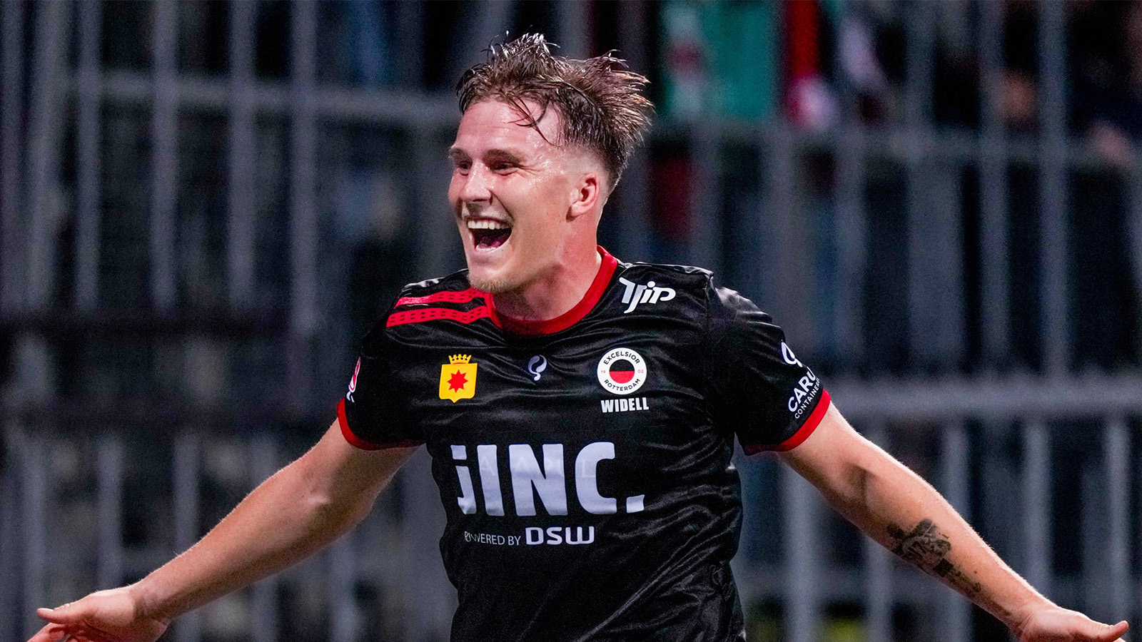 Widells otroliga hattrick – sköt upp Excelsior till Eredivisie