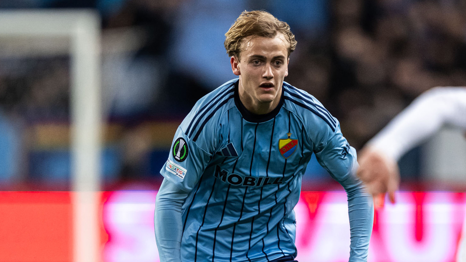 LIVE: Farliga lägen direkt på 3Arena