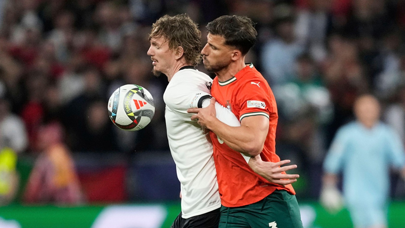 JUST NU: Chanser åt båda håll i München