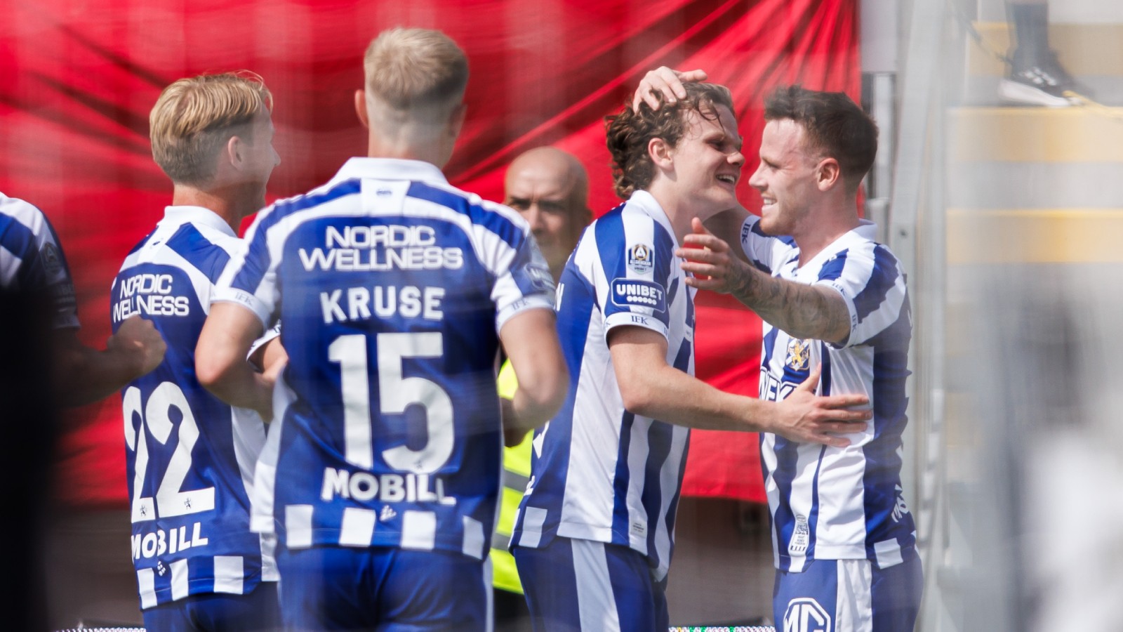 JUST NU: Blåvitt har kopplat grepp i Stockholm