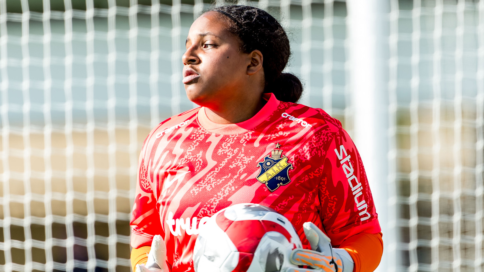 Officiellt: Vendela Persbeck lämnar AIK efter 16 år