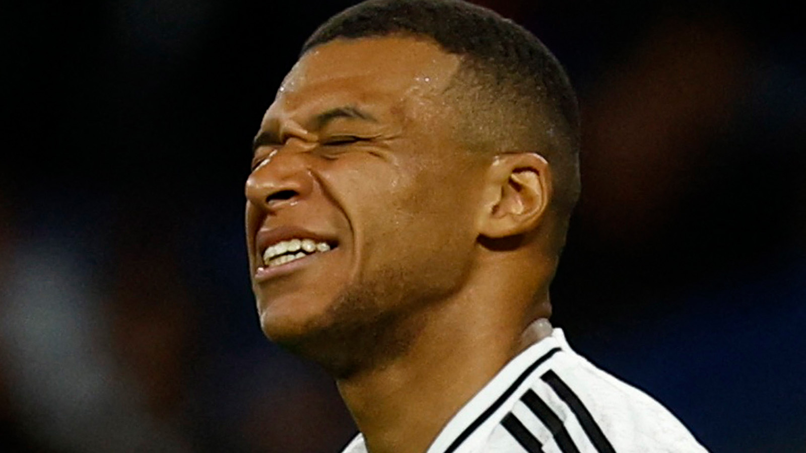Beskedet: Mbappé har förts till sjukhus