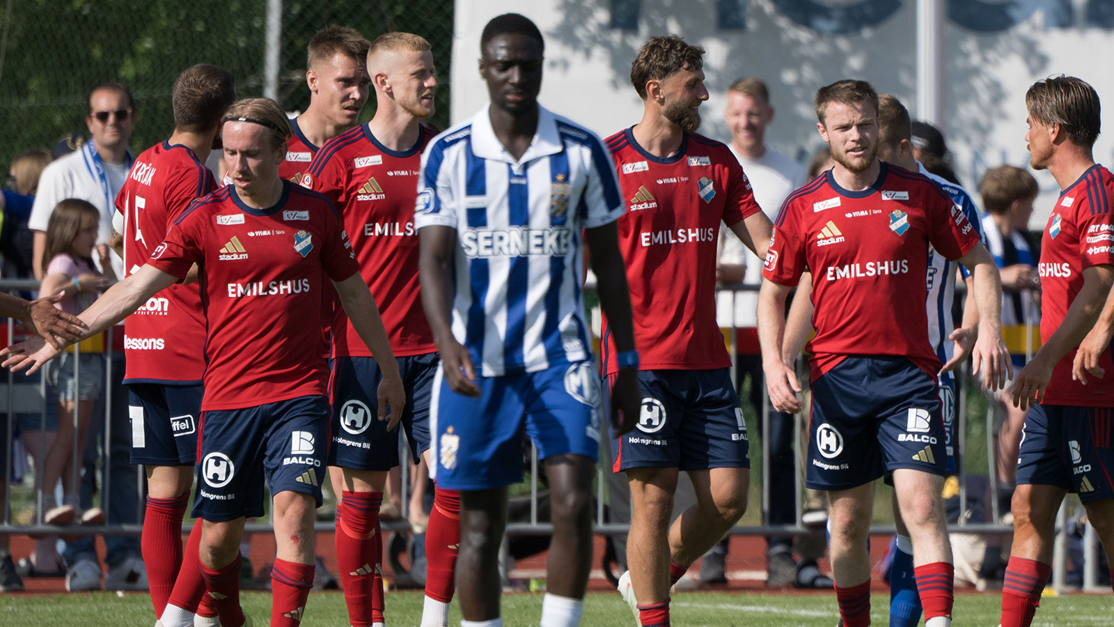 Blåvitt och Öster kryssade galna matchen – Uddenäs drömdebut