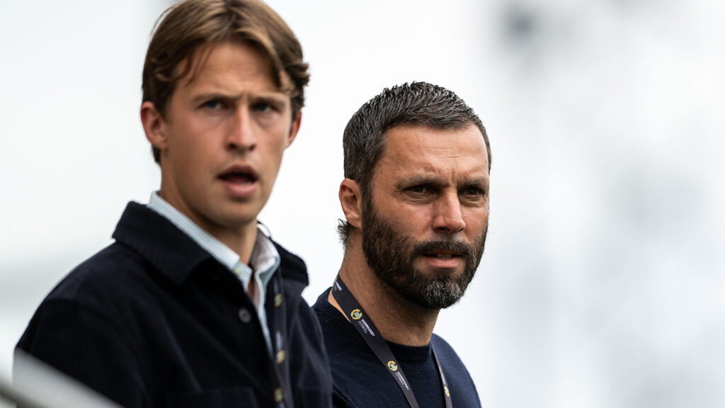 Hammarbys tekniske chef Adrian von Heijne och sportchef Johan Lager inför fotbollsmatchen i Damallsvenskan mellan AIK och Hammarby.