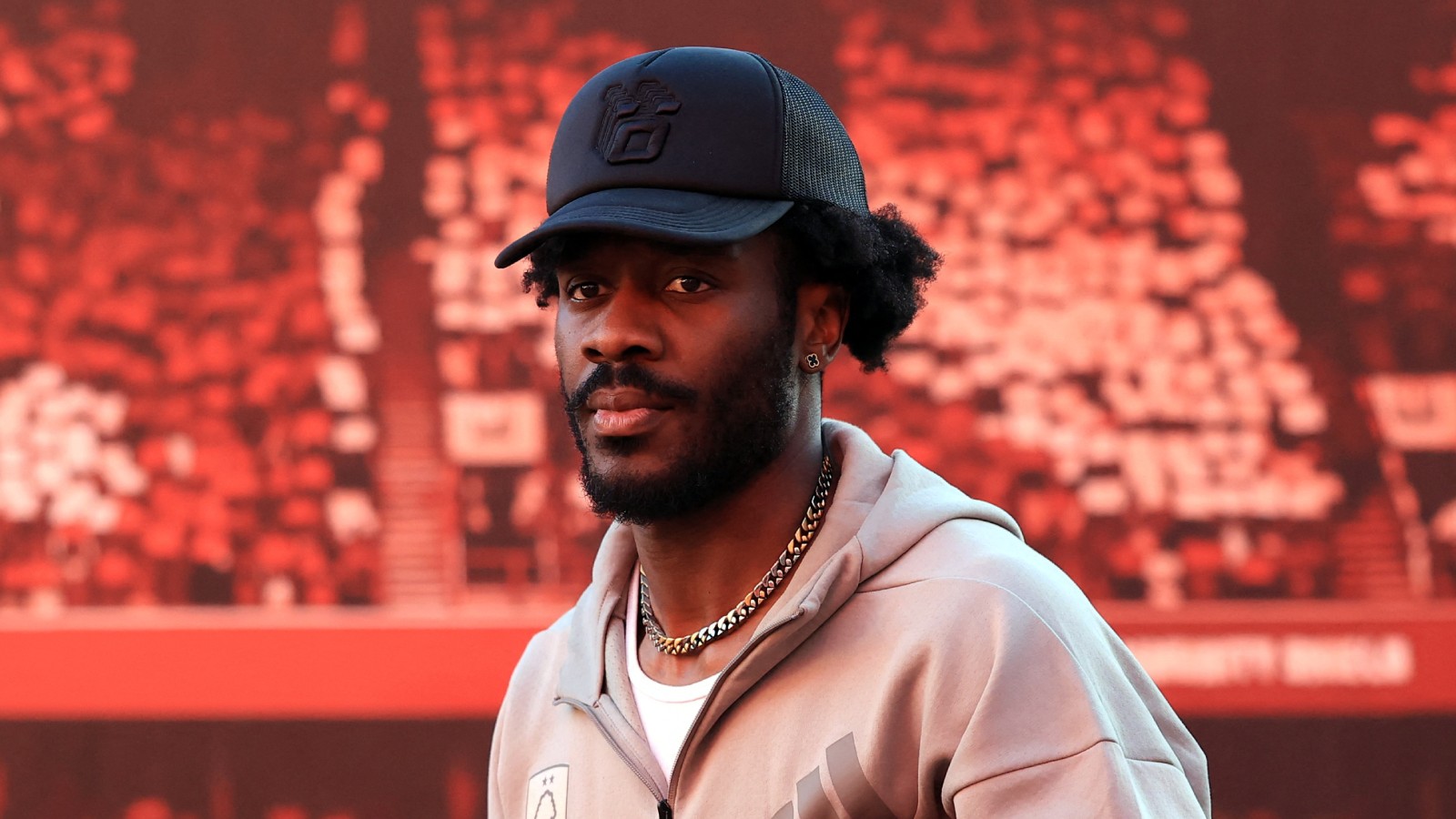 Officiellt: Ola Aina förlänger med Nottingham Forest