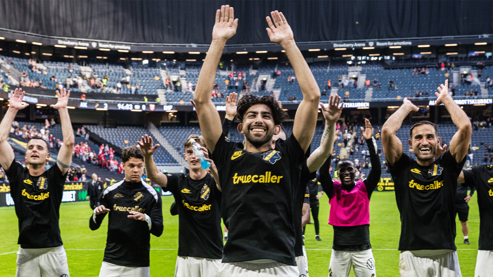 Svarar om framtiden i AIK efter succékvällen
