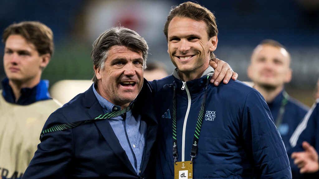 250508 Sportchef Bosse Andersson och Albin Ekdal från Djurgården efter den andra semifinalmatchen i UEFA Conference League mellan Chelsea och Djurgården den 8 maj 2025 i London.