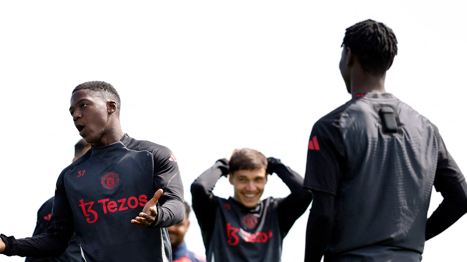 Uppgifter: Fem spelare portas från Manchester Uniteds träningar