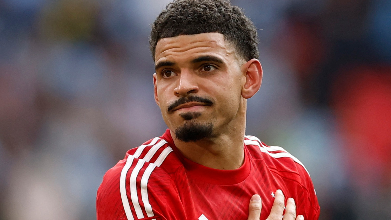Officiellt: Gibbs-White förlänger med Forest