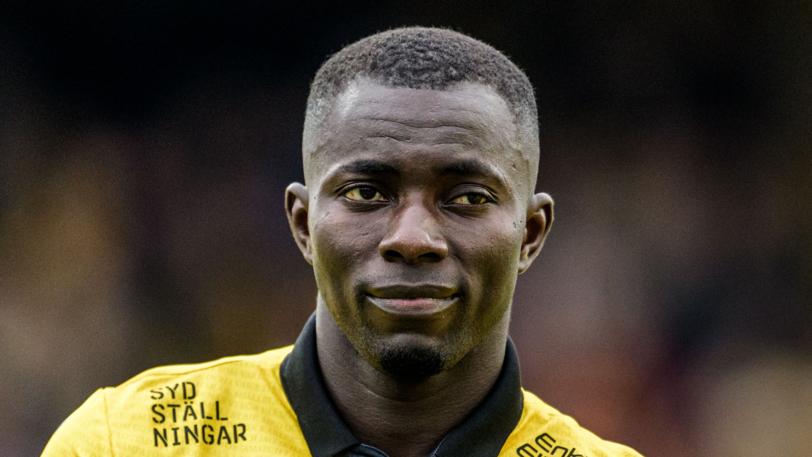 AVSLÖJAR: Storklubben slutförhandlar om Manneh 