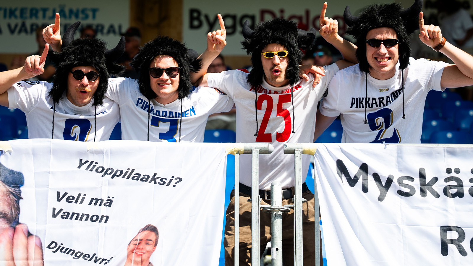 Pikkarainen hade ”fan club” på Stora valla: ”Gå till jobbet”