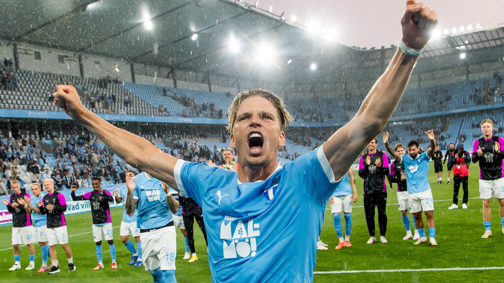 Jens Larsen från Malmö FF firar efter kvalmatchen i UEFA Champions League mellan Malmö FF och FK RFS den 30 juli 2025 i Malmö.