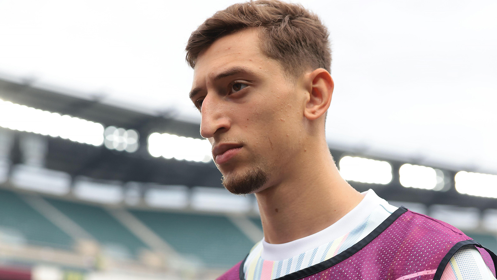 Uppgifter: Flera klubbar ute efter Jonas Rouhi