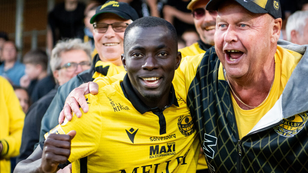 Mjällbys Abdoulie Manneh firar