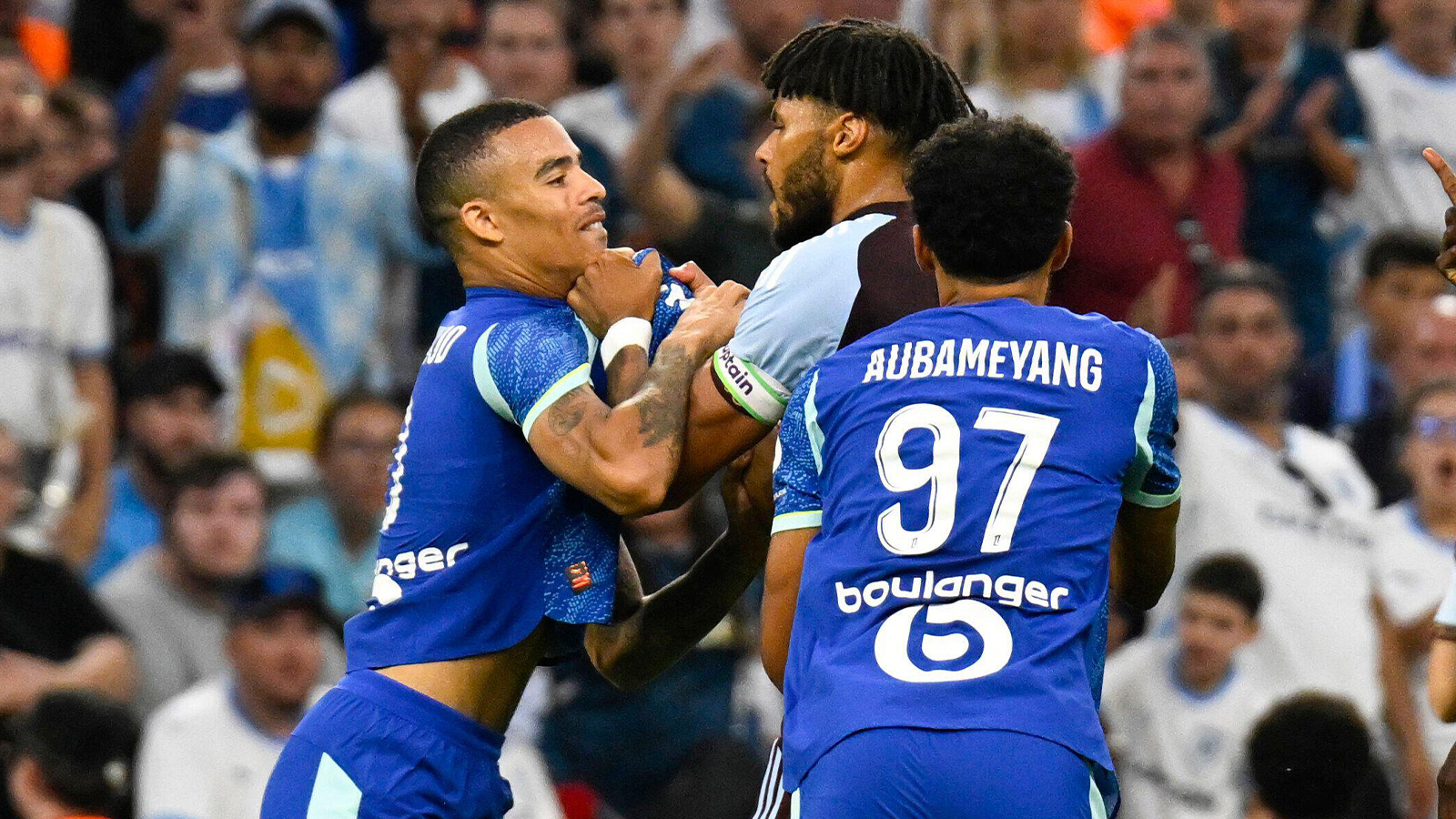 Tumult i Frankrike: Greenwood och Mings i storbråk – slet sönder tröja