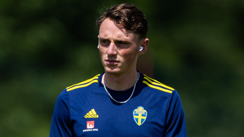 240607 Noah Persson från Sverige inför den internationella U21-vänskapsmatchen i fotboll mellan Sverige och England den 7 juni 2024 i Zagreb.