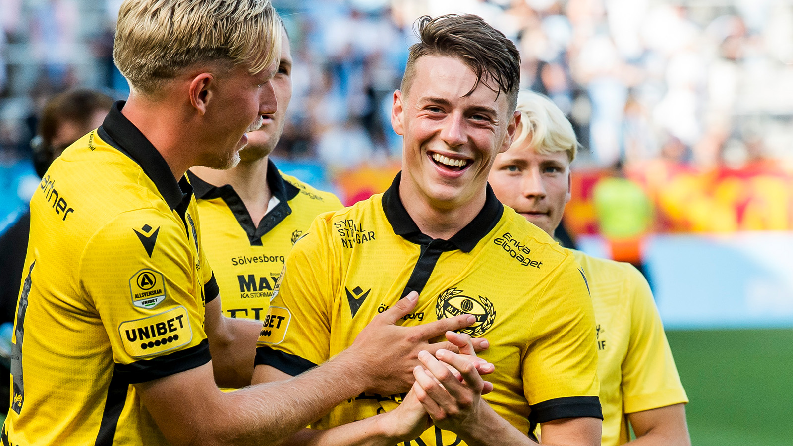 AVSLÖJAR: Nytt stort bud på Elliot Stroud 
