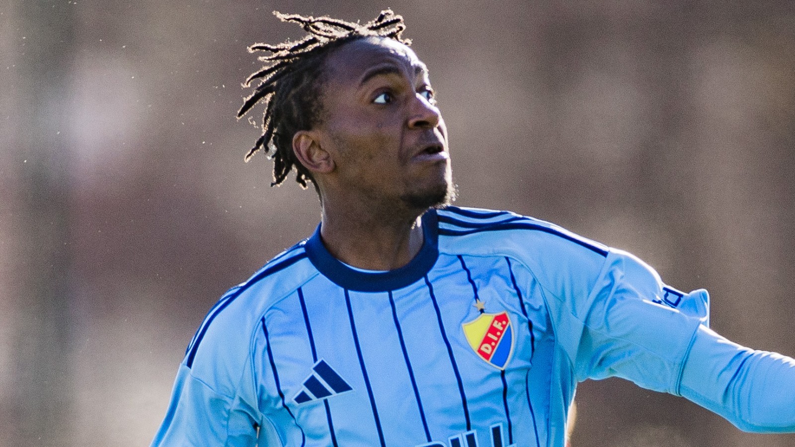 Dif-talangen öppen för flytt: ”Vill känna på seniorfotboll”