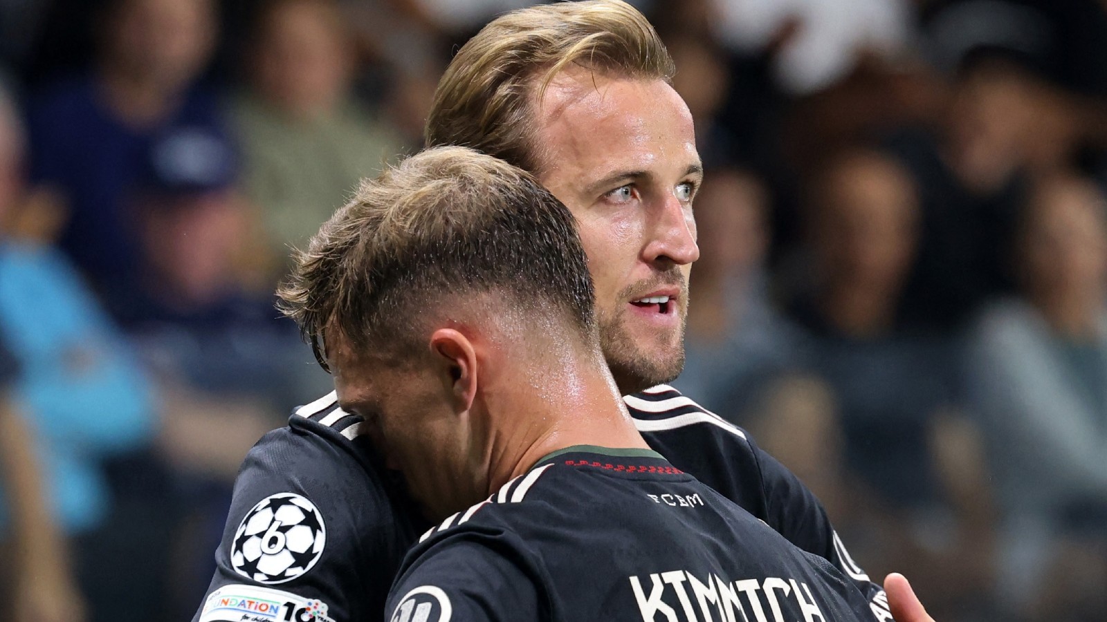 Bayern med galen första halvlek – leder stort på Cypern