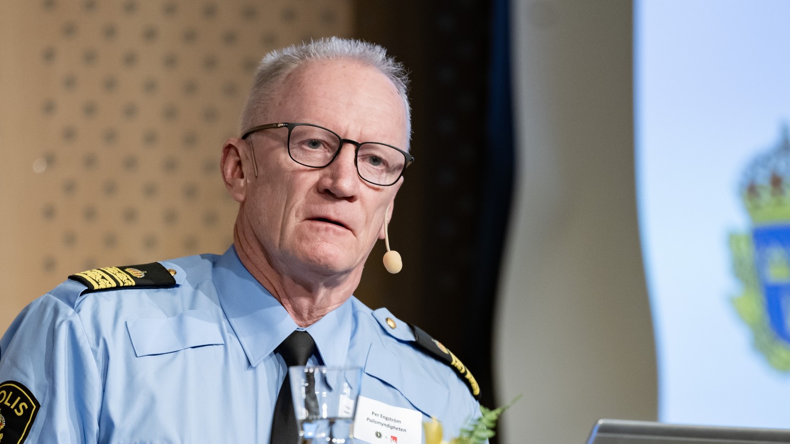 Maskeringskravet bara ett test: ”Kommer utvärdera”