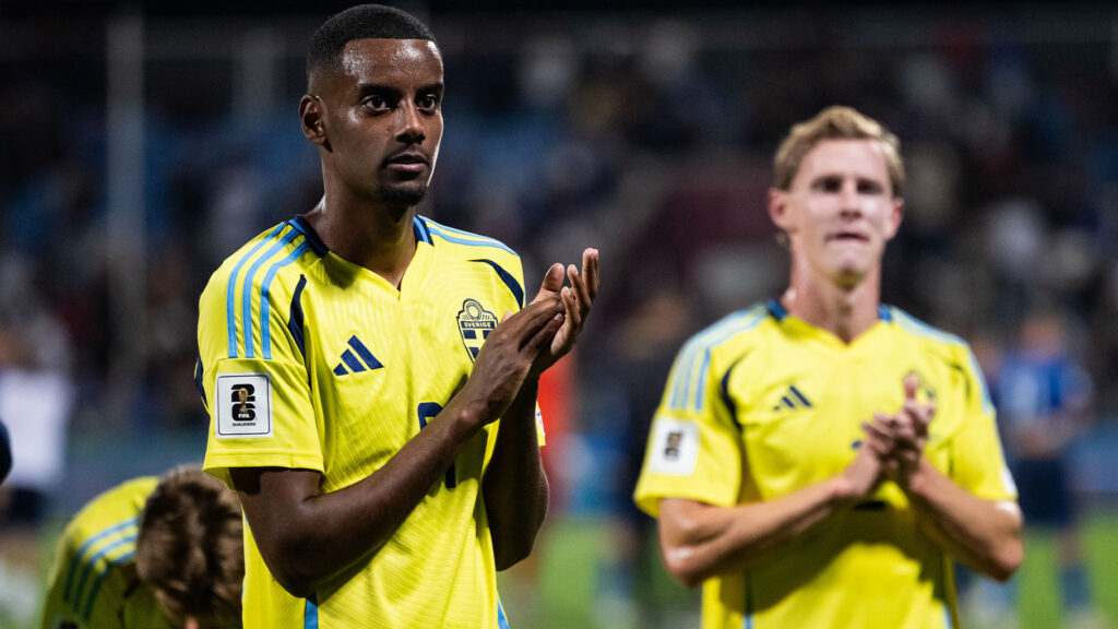 250908 Alexander Isak från Sverige efter FIFA-världskvalmatchen i fotboll mellan Kosovo och Sverige den 8 september 2025 i Pristina.