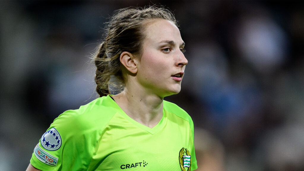 241212 målvakt Anna Tamminen från Hammarby under UEFA Women's Champions League-matchen i fotboll mellan Hammarby och Barcelona den 12 december 2024 i Stockholm.