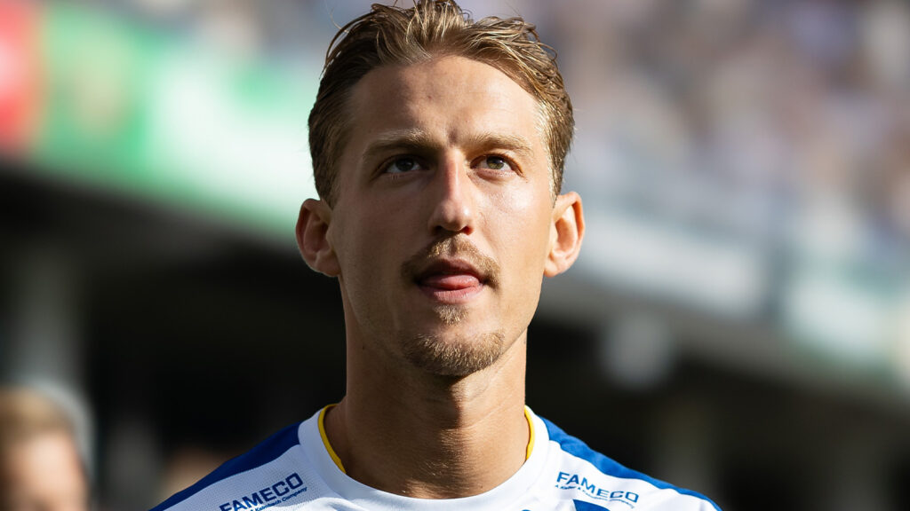 240810 IFK Göteborgs Arbnor Mucolli innan fotbollsmatchen i Allsvenskan mellan IFK Göteborg och Värnamo den 10 augusti 2024 i Göteborg.