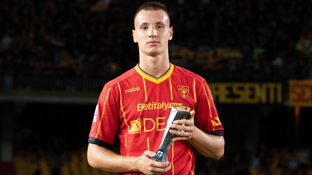 Lecce, Italia. 28th Sep, 2025. Lecce's centre foward Francesco Camarda (22 US Lecce) Panini player of the Match during the Serie A Enilive soccer matchday 5 between US Lecce and Bologna FC 1909 at the Via del Mare Stadium in Lecce, Italy, Sunday, September 28, 2025. 