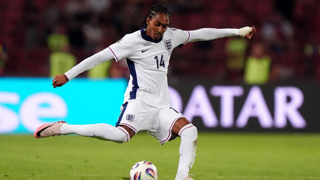 Englands Djed Spence under 2026 FIFA-världsmästerskapskvalmatchen, Grupp K, på Rajko Mitic-stadion, Belgrad.