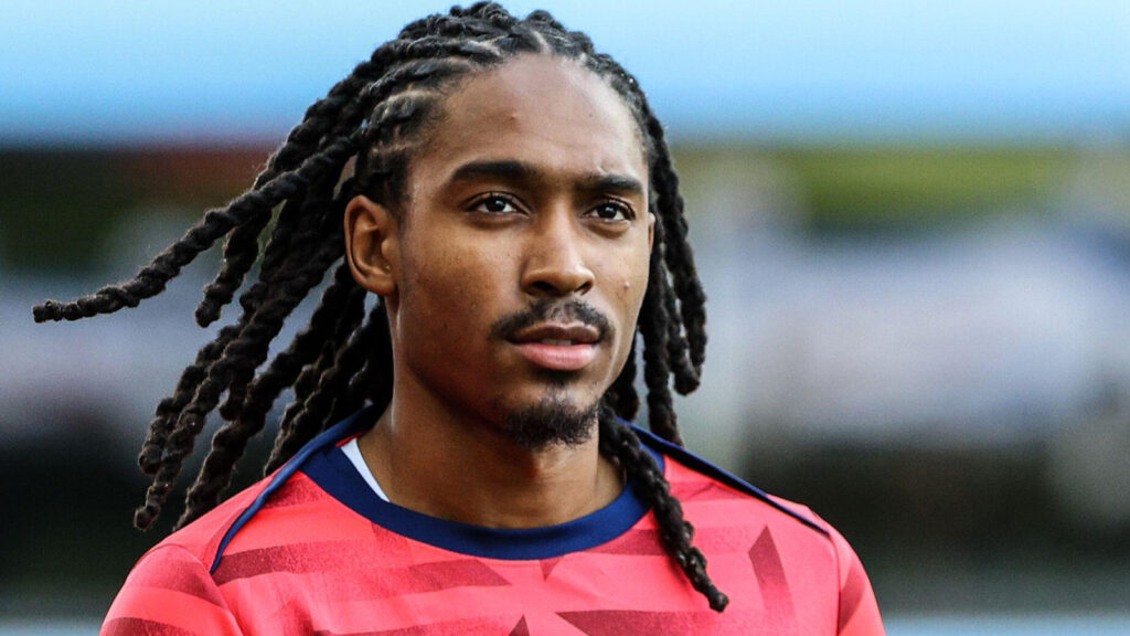 Birmingham, Storbritannien. 6 sep 2025. Djed Spence (14 England) före 2026 FIFA-världsmästerskapskvalmatchen mellan England och Andorra på Villa Park i Birmingham, England.