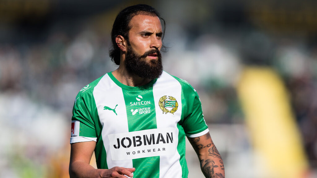 180422 Hammarbys Erkan Zengin under fotbollsmatchen i allsvenskan mellan Häcken och Hammarby den 22 april 2018 i Göteborg.