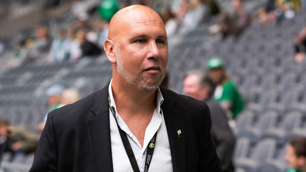 250628 Hammarbys sportchef Mikael Hjelmberg innan fotbollsmatchen i Allsvenskan mellan Hammarby och Halmstad den 28 juni 2025 i Stockholm.
