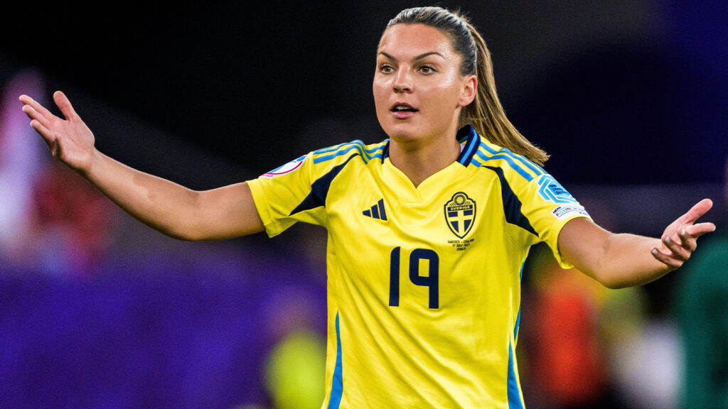 Sure! Here is the translation:
"Johanna Rytting Kaneryd från Sverige under UEFA Women's Euro 2025 kvartsfinalmatchen mellan Sverige och England den 17 juli 2025 i Zürich."