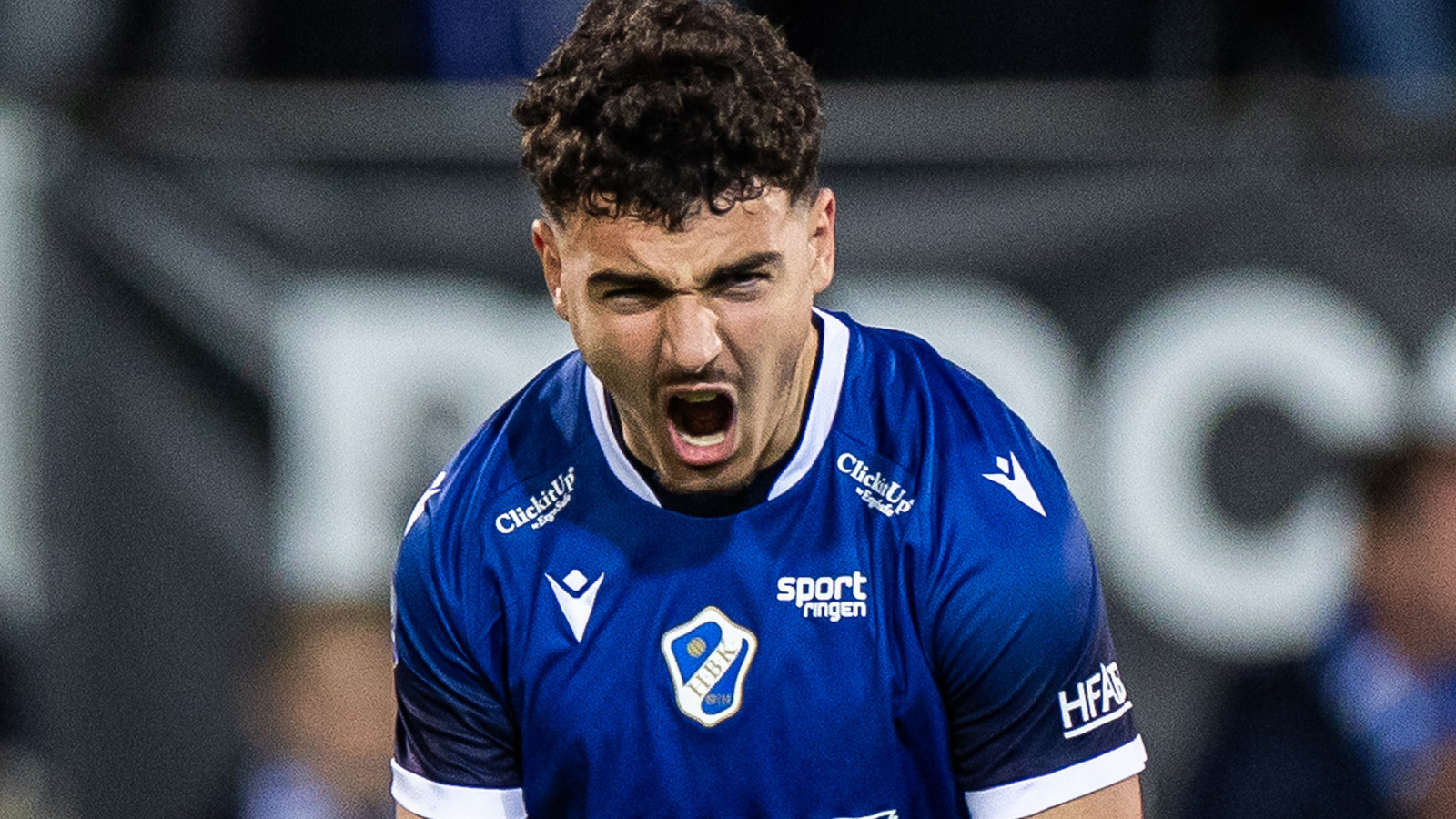 250414 Halmstads Bleon Kurtulus jublar efter fotbollsmatchen i Allsvenskan mellan Halmstad och Öster den 14 april 2025 i Halmstad.