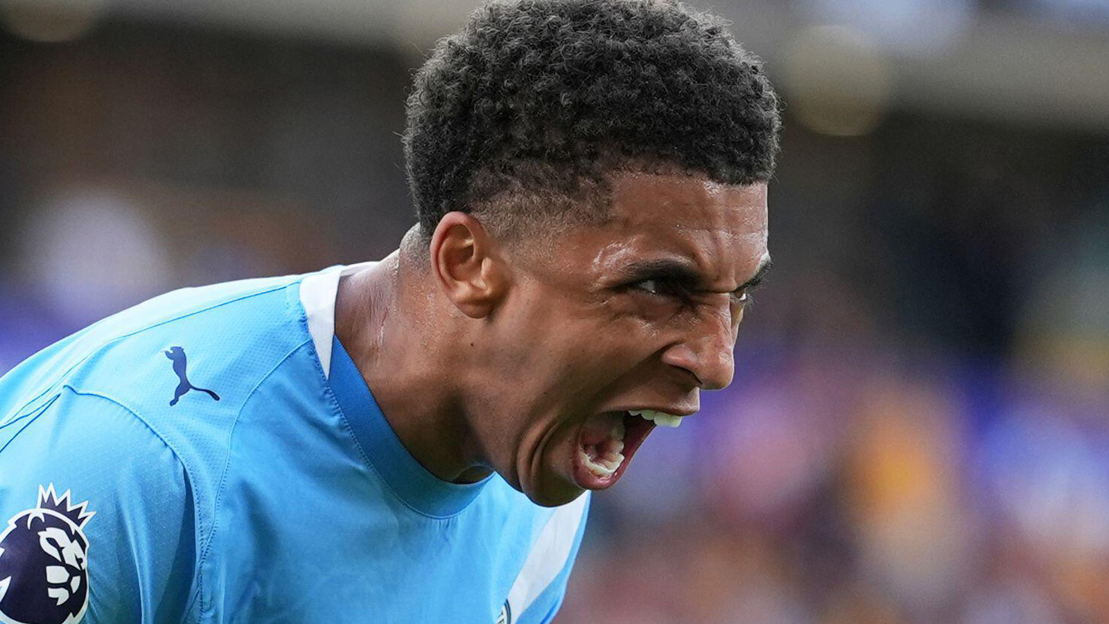 Officiellt: Lewis förlänger med Manchester City