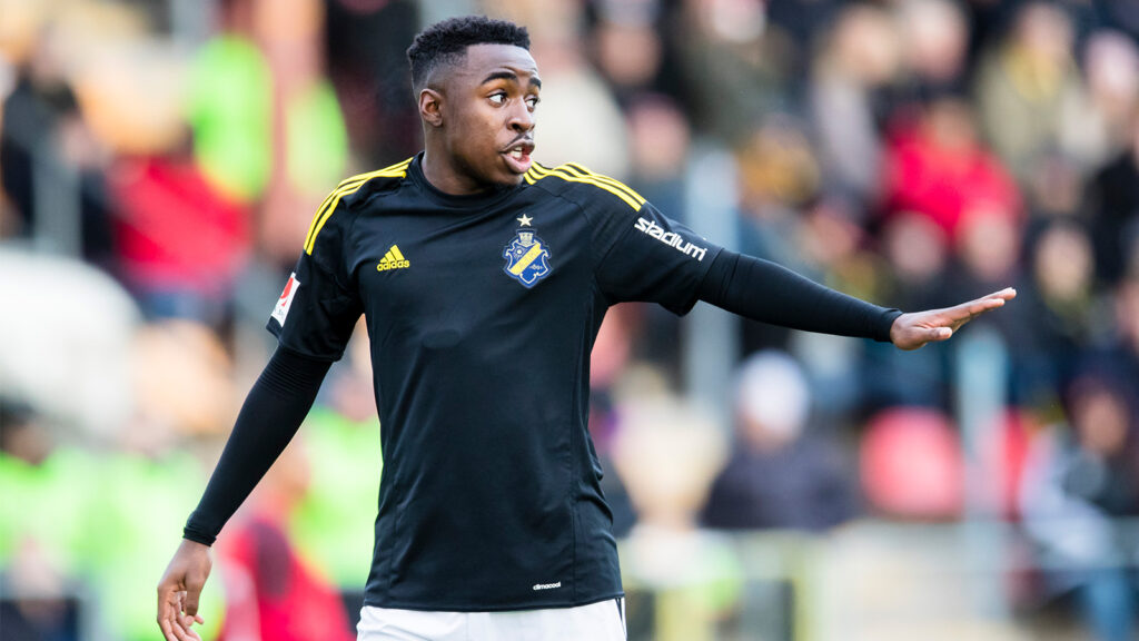 170121 AIK:s Rickson Mansiamina under en träningsmatch i fotboll mellan Vasalund och AIK den 21 Januari 2017 i Stockholm.