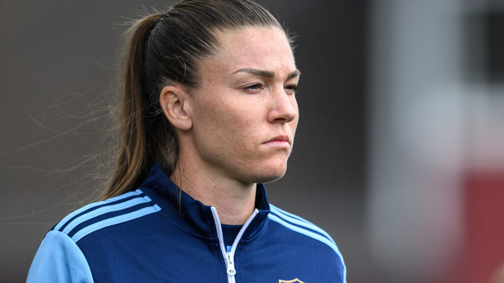 250823 Djurgårdens Pauline Hammarlund inför fotbollsmatchen i Damallsvenskan mellan AIK och Djurgården den 23 augusti 2025 i Stockholm.