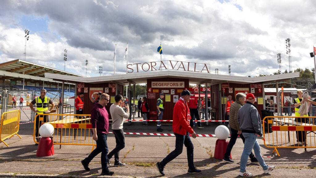 250913 Exteriör vy av Stora Valla inför fotbollsmatchen i Allsvenskan mellan Degerfors och Mjällby den 13 september 2025 i Degerfors.
