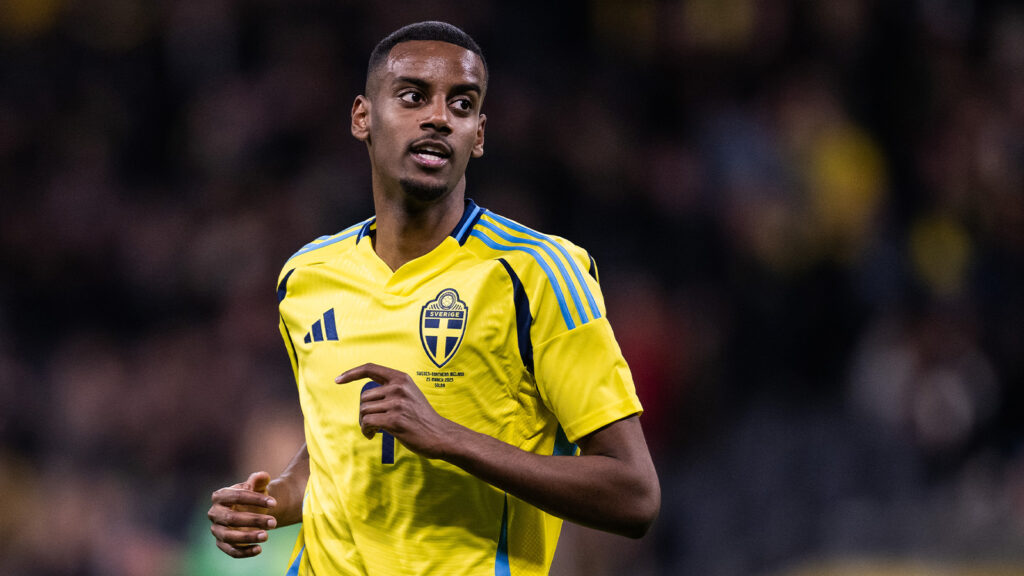 250325 Alexander Isak från Sverige efter att ha gjort 4-0 under den internationella vänskapsmatchen i fotboll mellan Sverige och Nordirland den 25 mars 2025 i Stockholm.