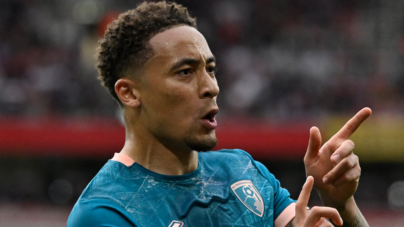 Officiellt: Tavernier förlänger med Bournemouth