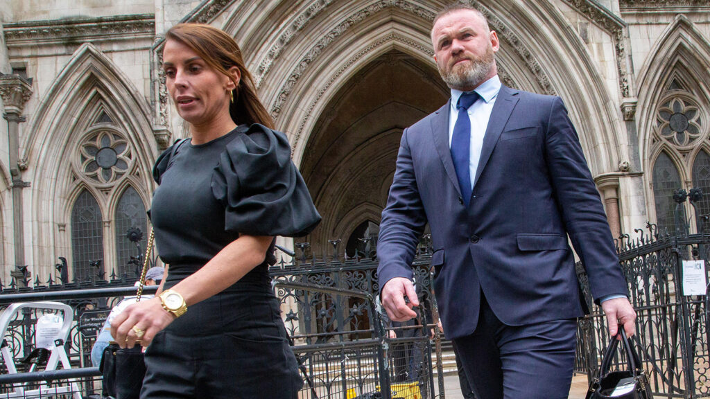 12 maj 2022, London, England, Förenade kungariket: COLEEN ROONEY och WAYNE ROONEY lämnar Royal Courts of Justice efter den tredje dagen av förtalsrättegången.
