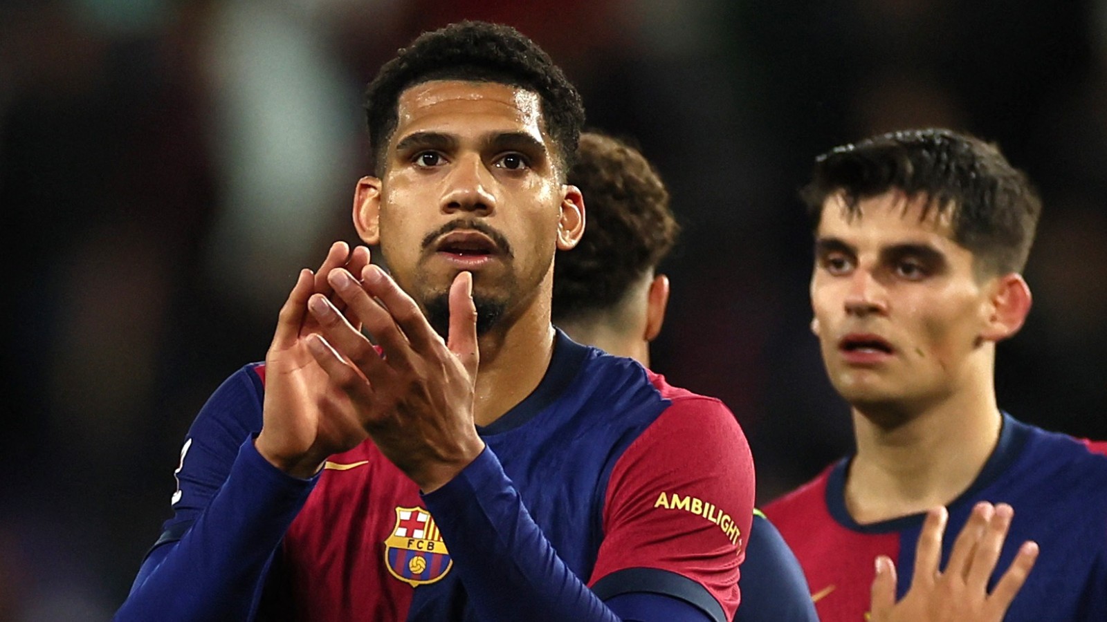 Uppgifter: Barca-backen nobbade fyra storklubbar i somras