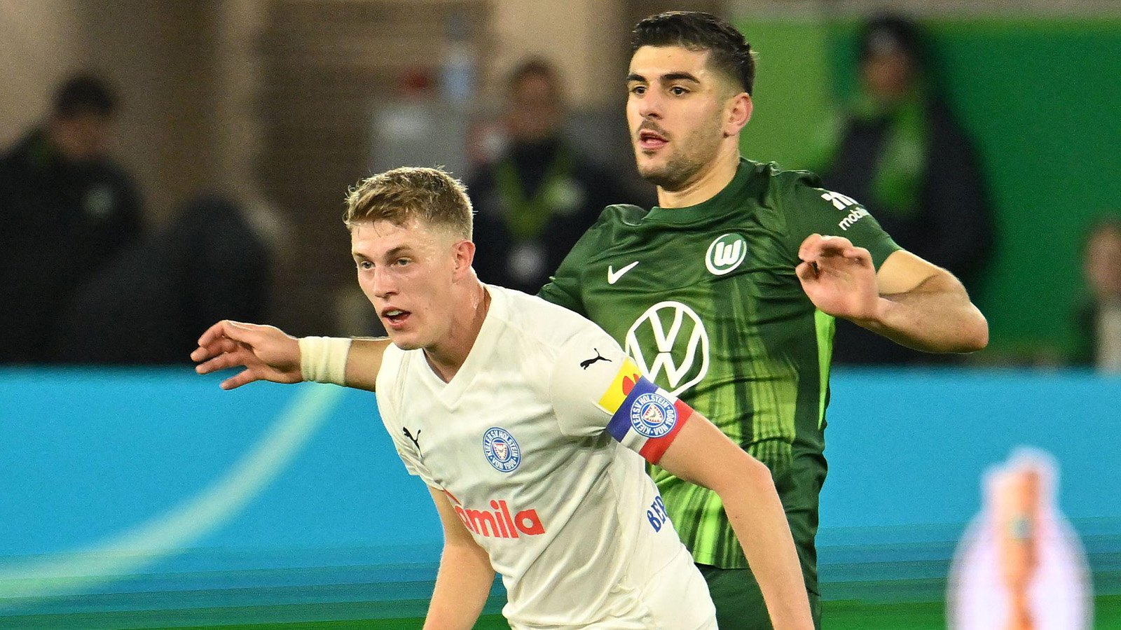 Alexander Bernhardsson slår till för Holstein Kiel