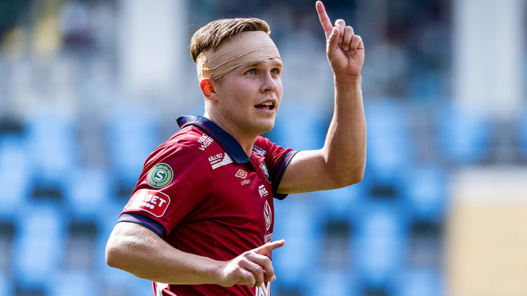 250727 Örgrytes Isak Dahlqvist jublar efter 2-0 under fotbollsmatchen i Superettan mellan Örgryte och Östersund den 27 juli 2025 i Göteborg.

