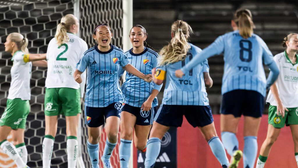 250922 Djurgårdens Urara Watanabe jublar efter 2-1 under fotbollsmatchen i Damallsvenskan mellan Djurgården och Hammarby den 22 september 2025 i Stockholm.
